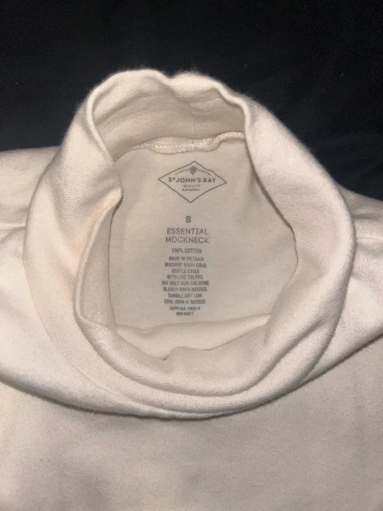 St John’s Bay White 100% Cotton Essential Mockneck Size Small - Picture 2 of 3